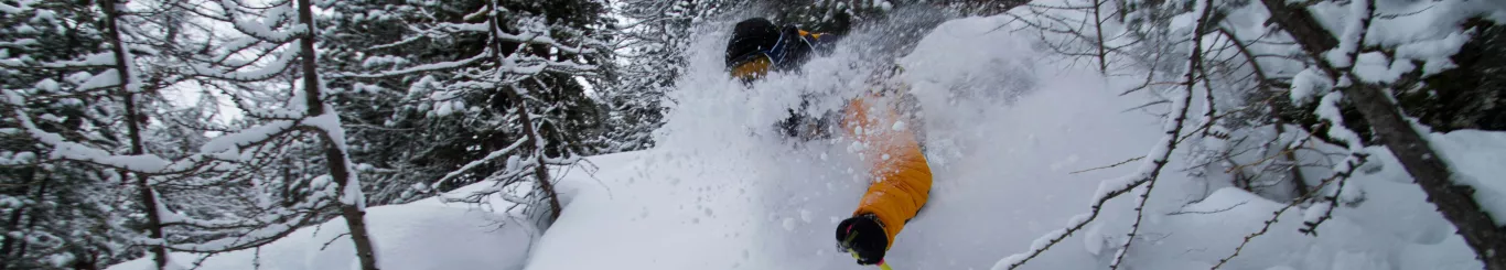 Descente en ski hors-piste entre Gavarnie, Bar&egrave;ges, Luz, Cauterets, La Mongie et Grand Tourmalet.
