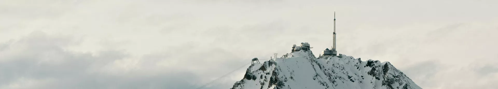 Ski hors-piste depuis le Pic du Midi, avec départ depuis La Mongie et le Grand Tourmalet.