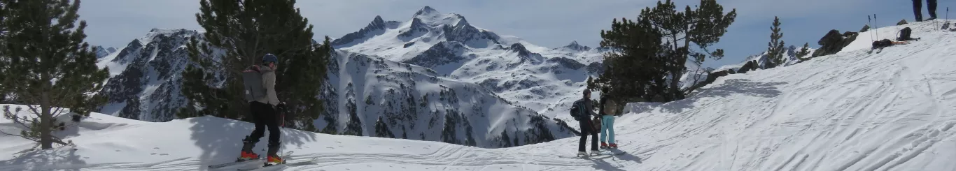 Freerando autour de Gavarnie, Bar&egrave;ges, Cauterets, La Mongie et Grand Tourmalet, sur des itin&eacute;raires d&rsquo;exception.